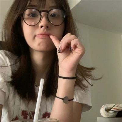 敦君与女朋友